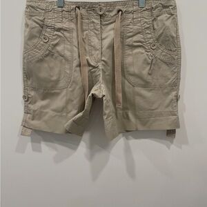 WILLI SMITH Women Khaki Shorts Size 8 Cuffed Slash Pockets Drawstring Casual
